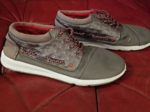 Toms Sneakers/Shoes